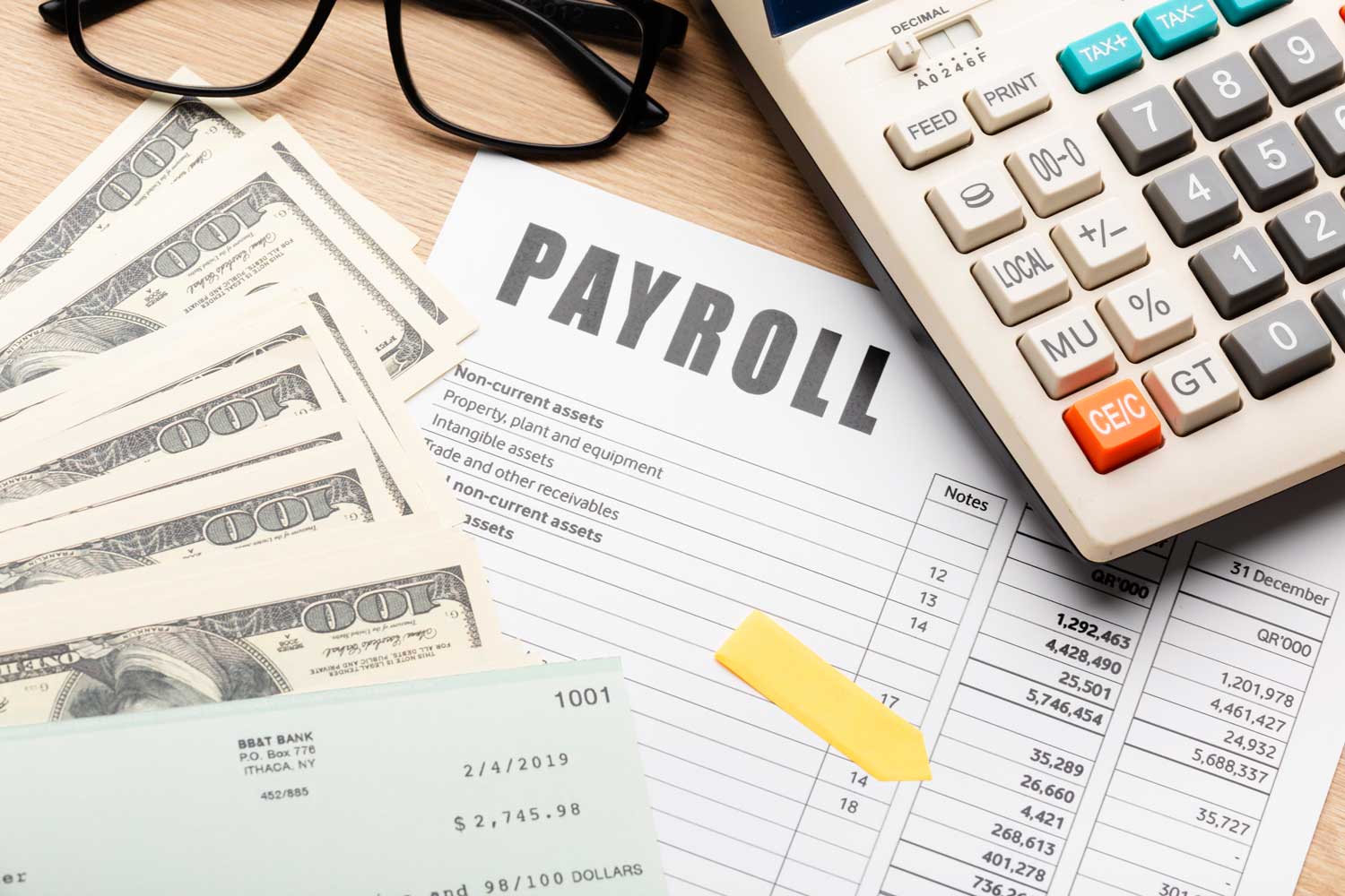 advantages of using payroll software featured