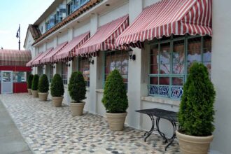 how storefront awnings can be beneficial for your business