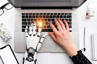 how to choose best ai writing tool for your content featured