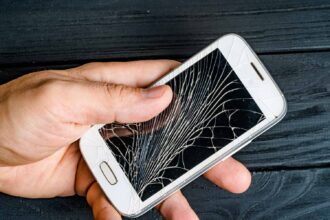 how to prevent cracked iphone screen